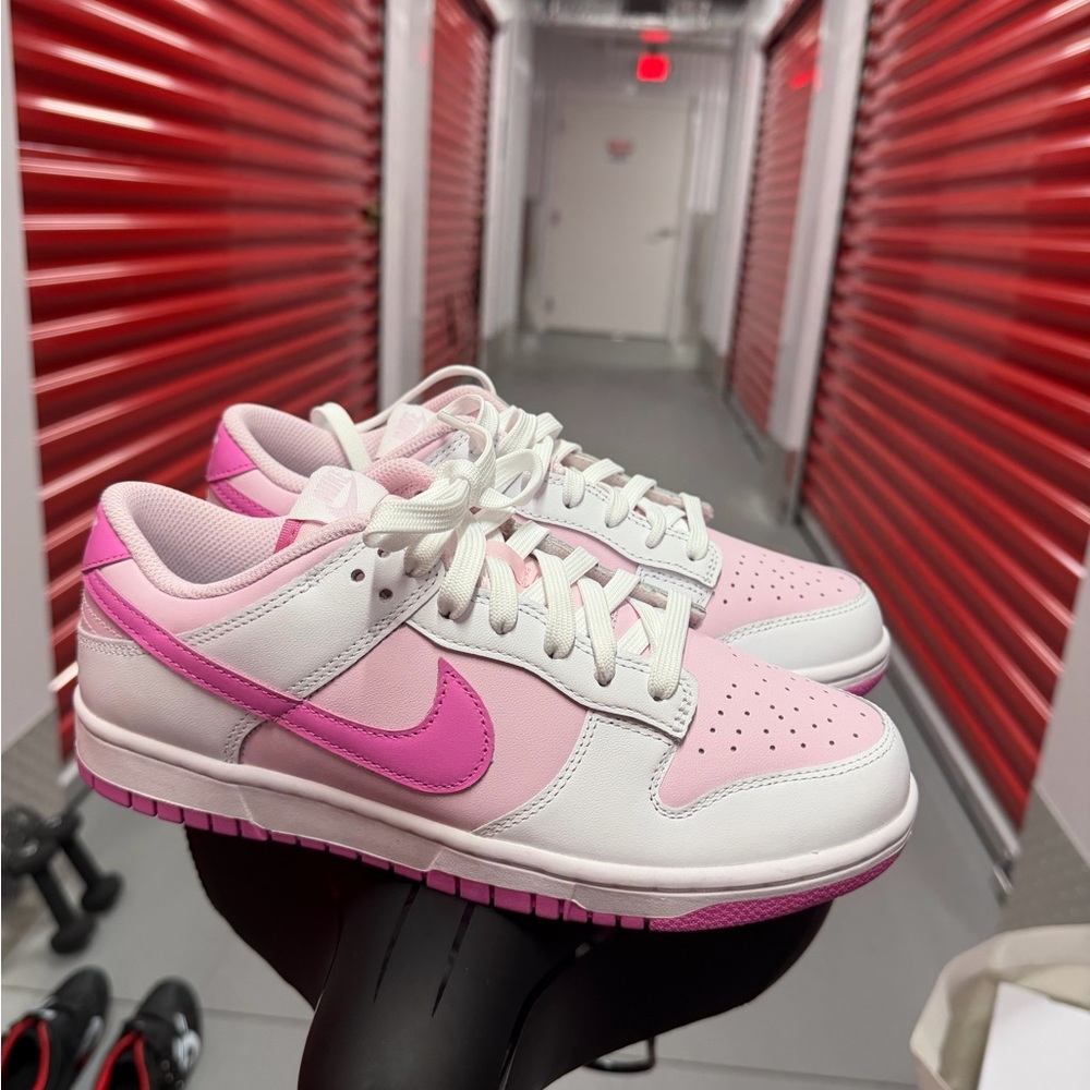 Nike Women's Pink and White Low-Top Sneakers